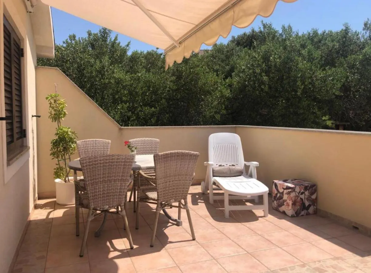 Apartmani Anamar Supetarska Draga 0*,  Croatia